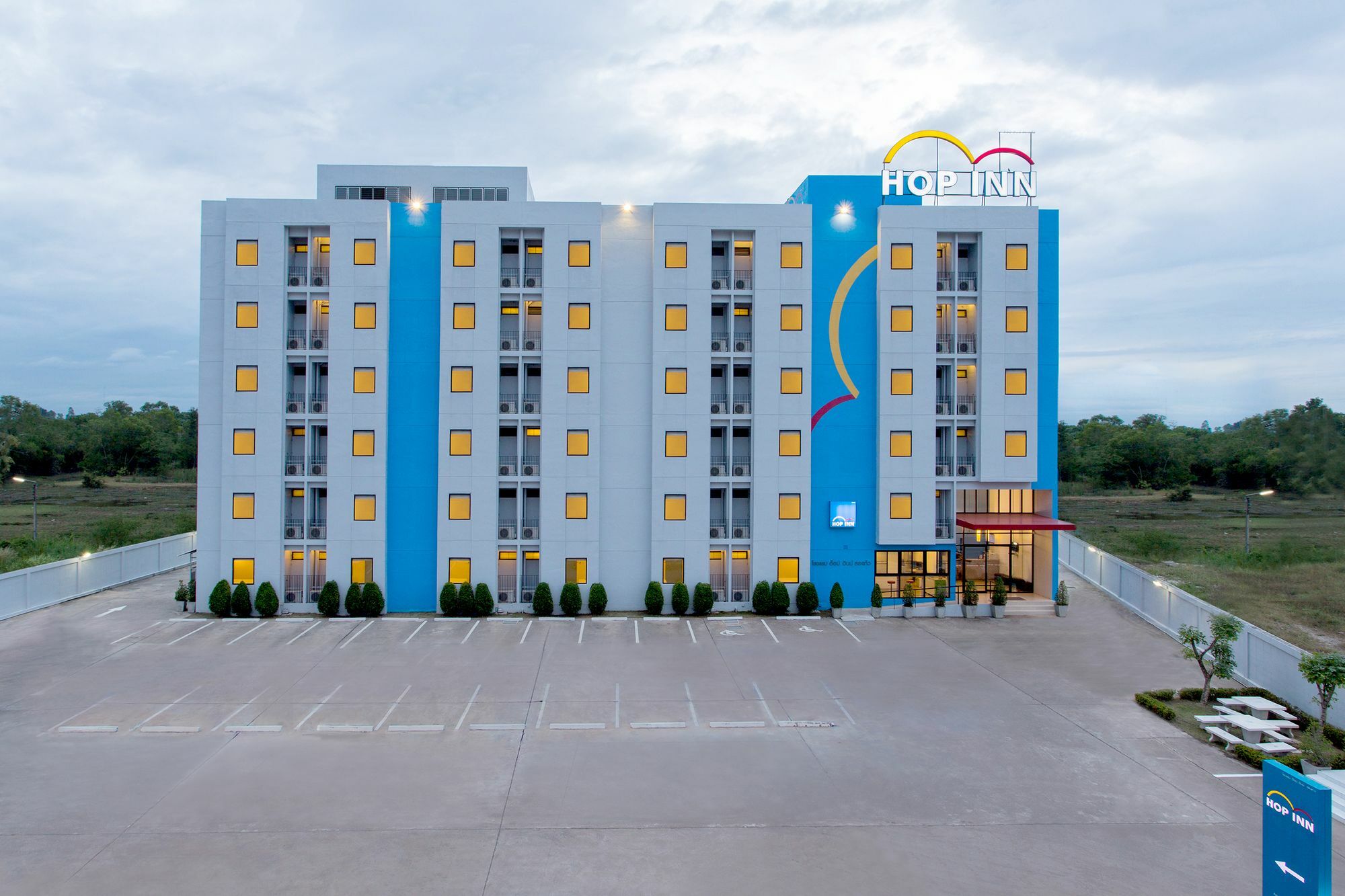 Hop Inn Lop Buri Exterior foto